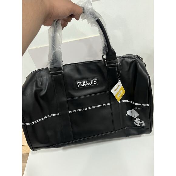 Peanuts Snoopy Duffle Bag - BoxLunch Exclusive - Picture 10 of 11